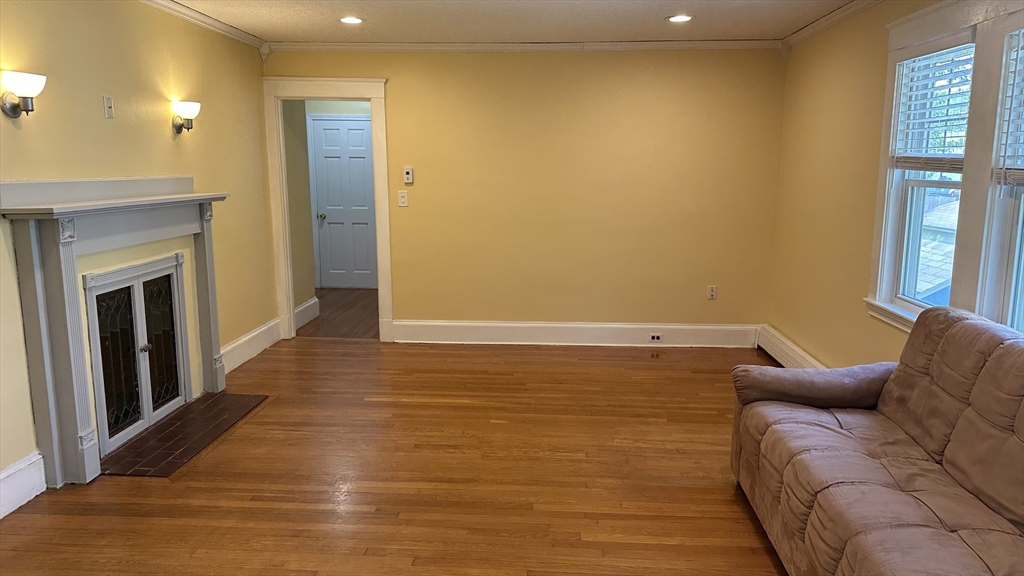 31 Acton St 0