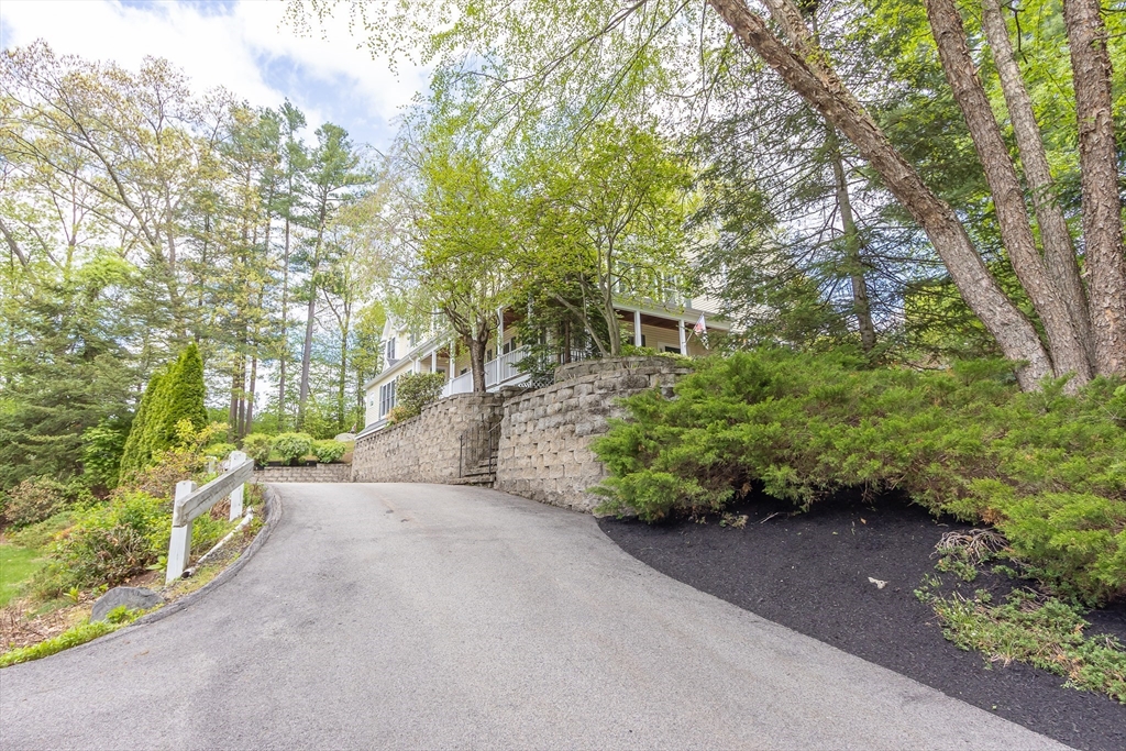 12 Speen St