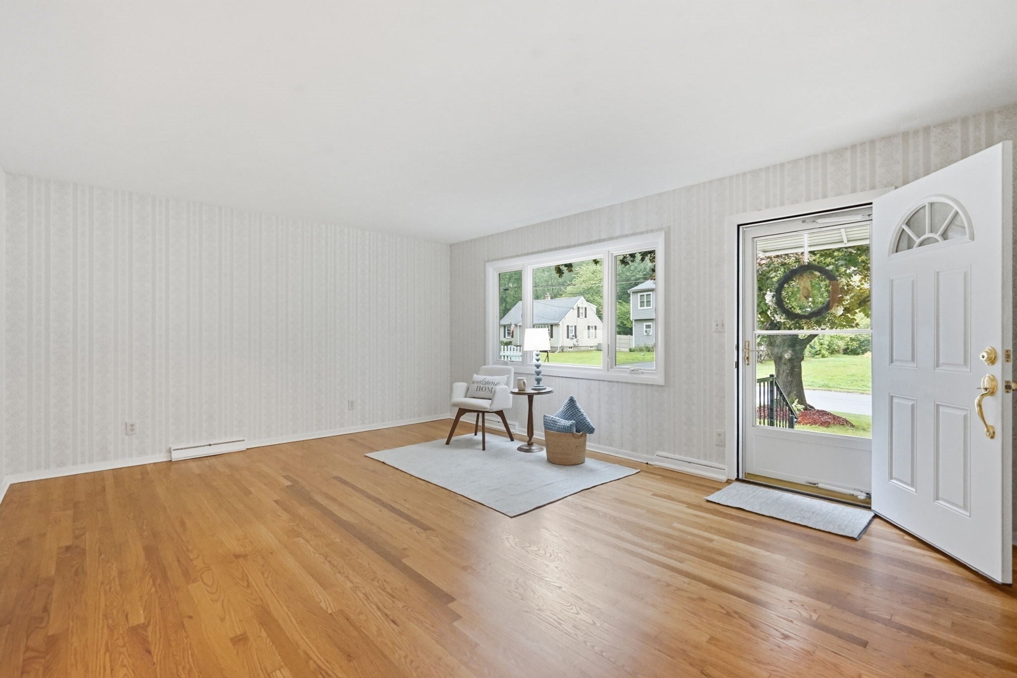 161 Wolcott Ave, West Springfield, MA Photo #9