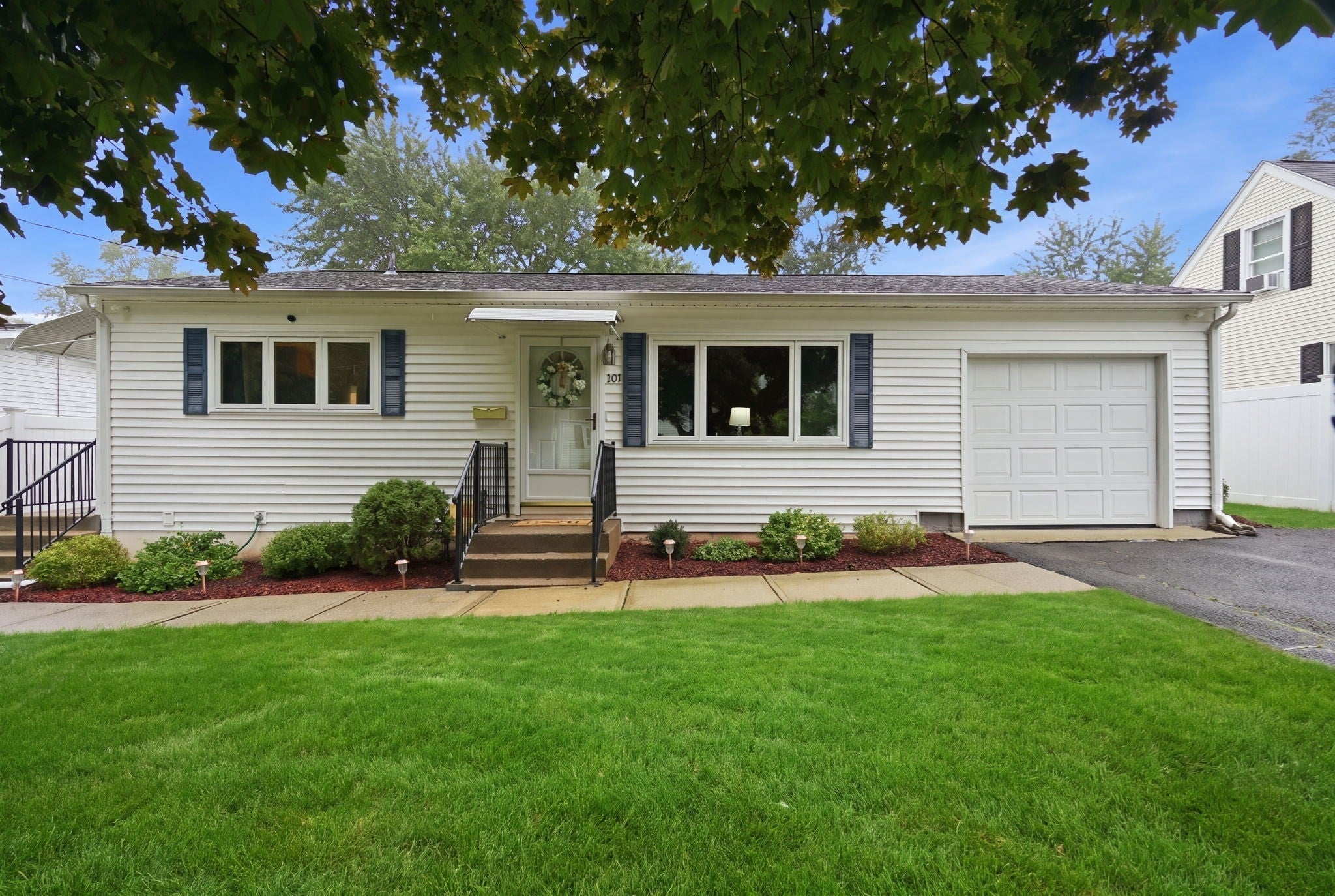 161 Wolcott Ave, West Springfield, MA Photo #41