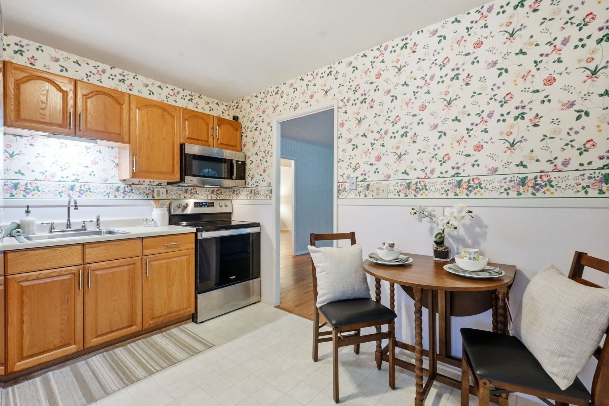 161 Wolcott Ave, West Springfield, MA Photo #15