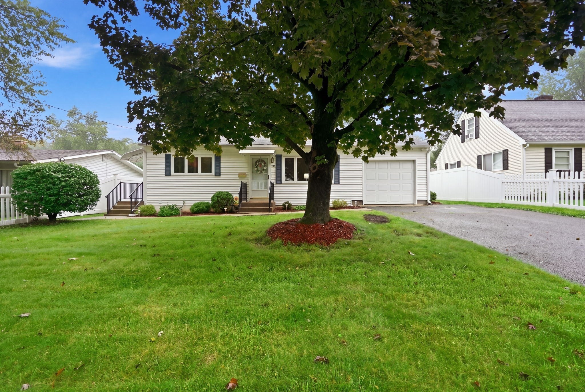 161 Wolcott Ave, West Springfield, MA Photo #42
