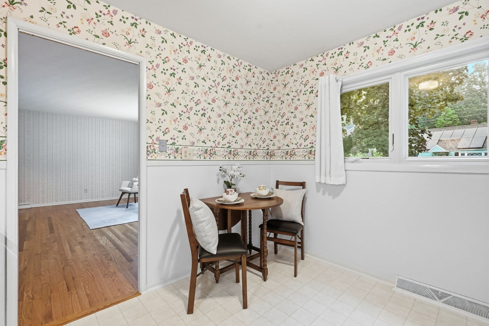 161 Wolcott Ave, West Springfield, MA Photo #10