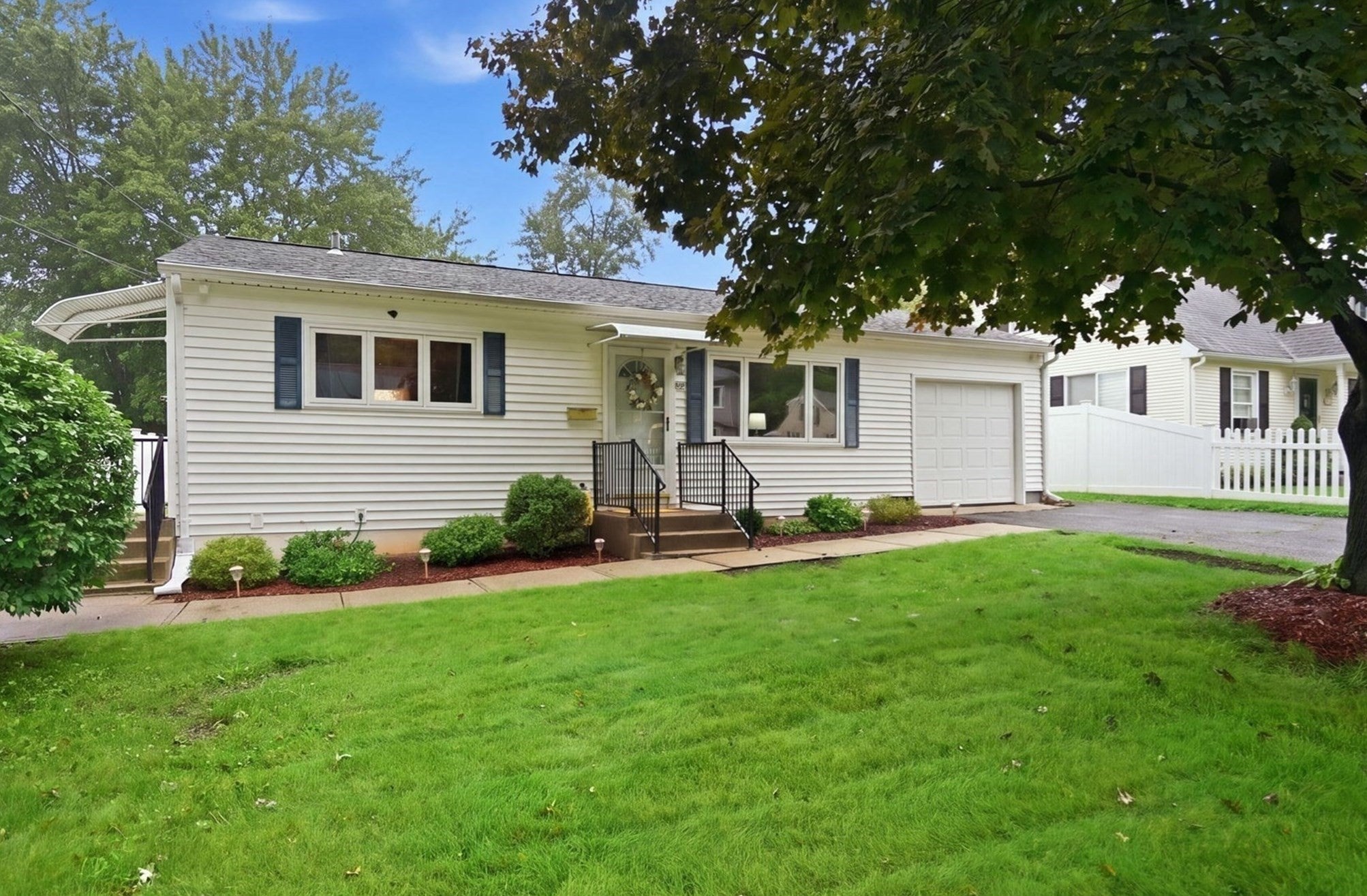 Photo of 161 Wolcott Ave, West Springfield, MA