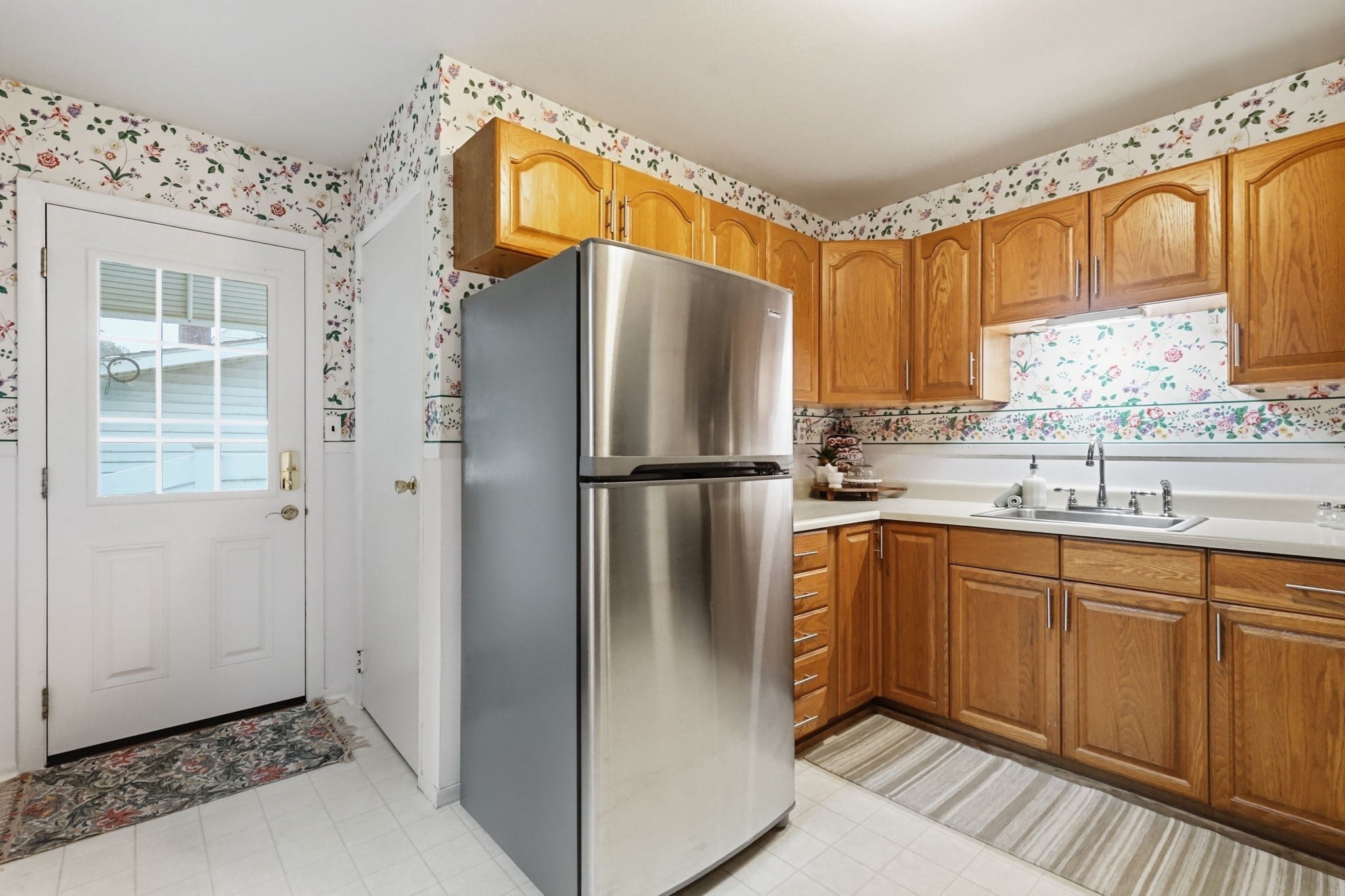 161 Wolcott Ave, West Springfield, MA Photo #13