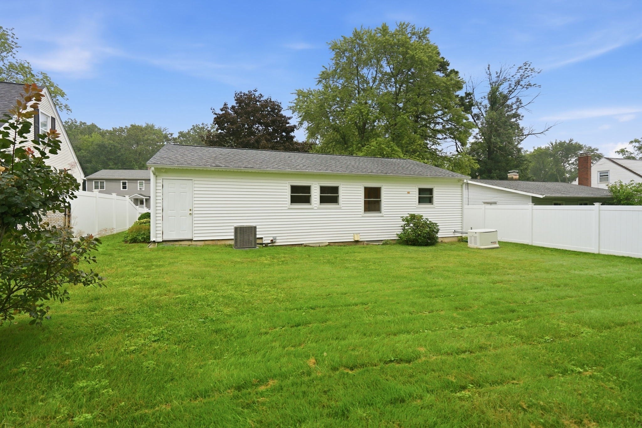 161 Wolcott Ave, West Springfield, MA Photo #35