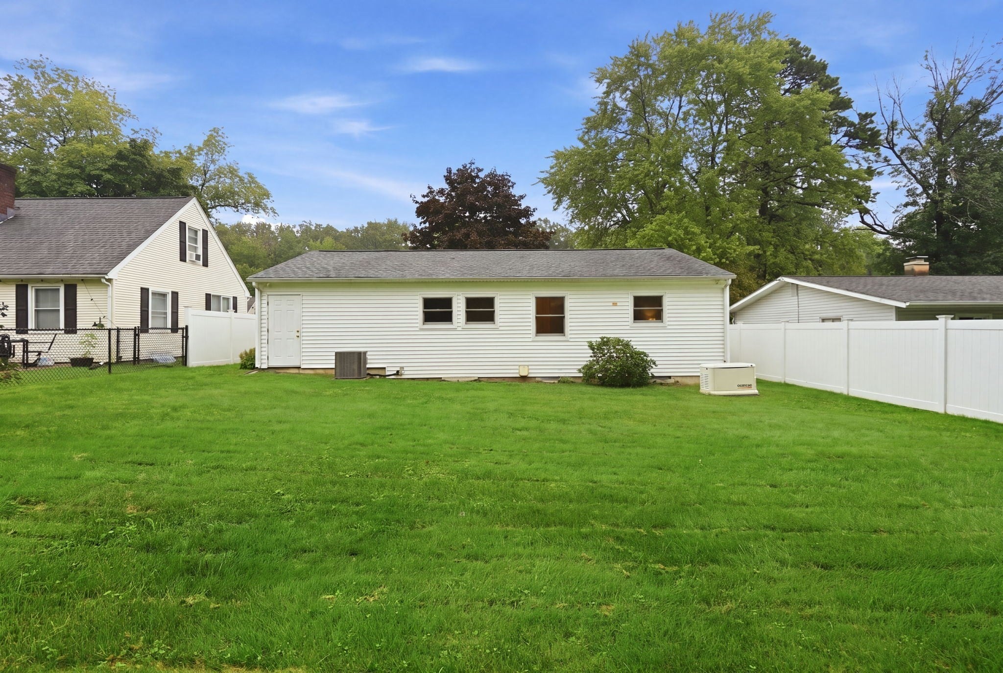 161 Wolcott Ave, West Springfield, MA Photo #36