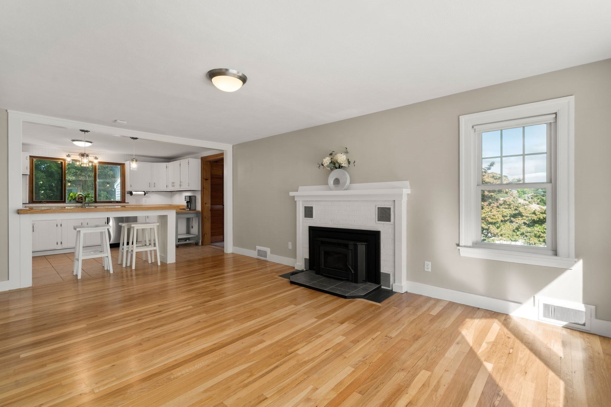 202 Essex St, Marlborough, MA, 202 Essex St, Marlborough, MA Photo #7