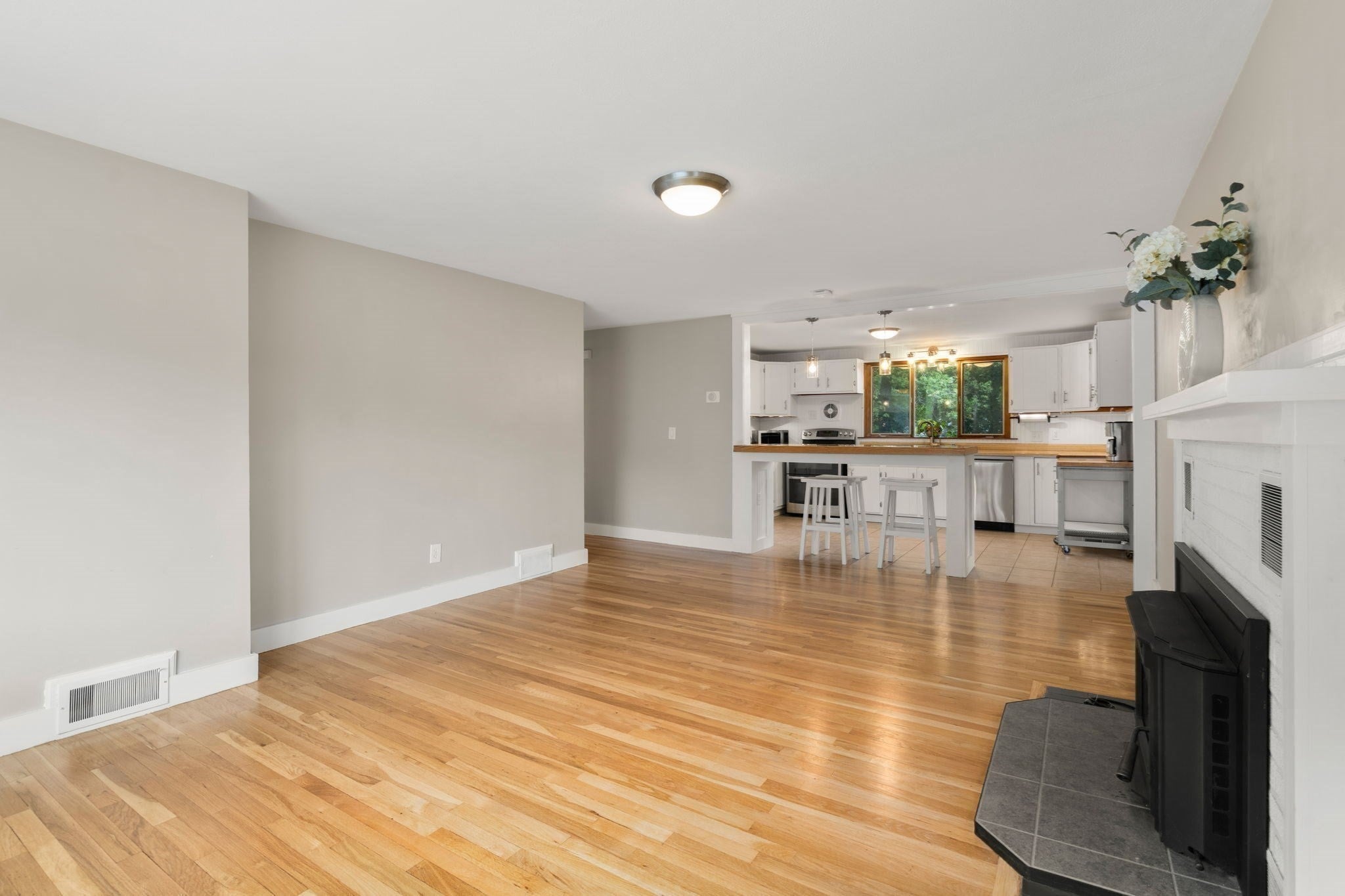 202 Essex St, Marlborough, MA, 202 Essex St, Marlborough, MA Photo #8