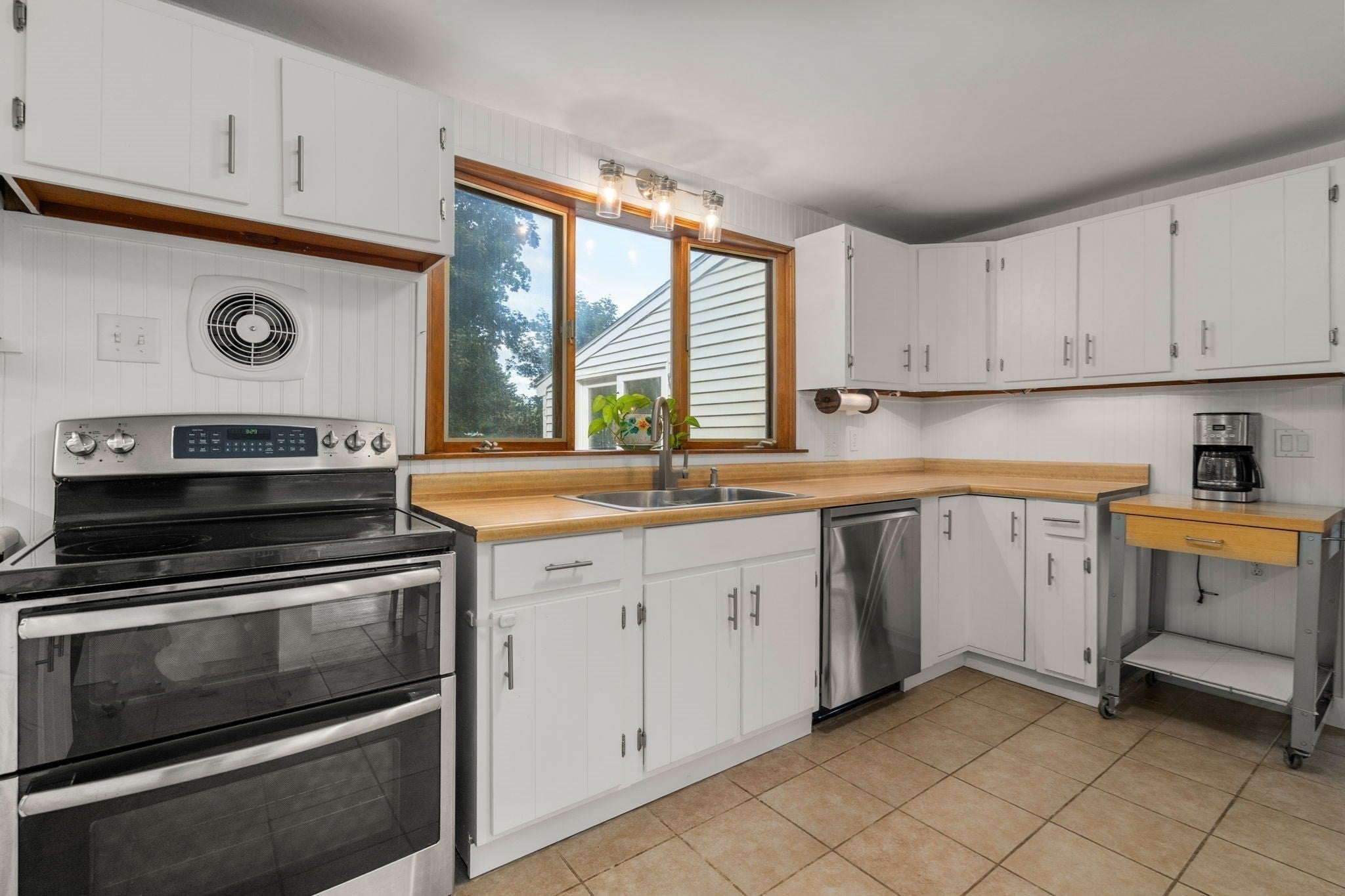 202 Essex St, Marlborough, MA, 202 Essex St, Marlborough, MA Photo #10