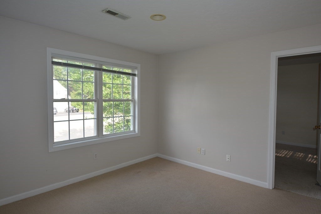 24 Ptarmigan Dr #24, Shrewsbury, MA Photo #10