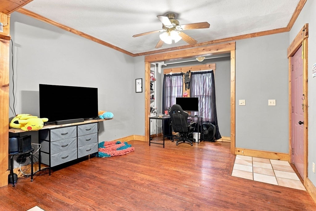 14 Perrault ST, Chicopee, MA Photo #5