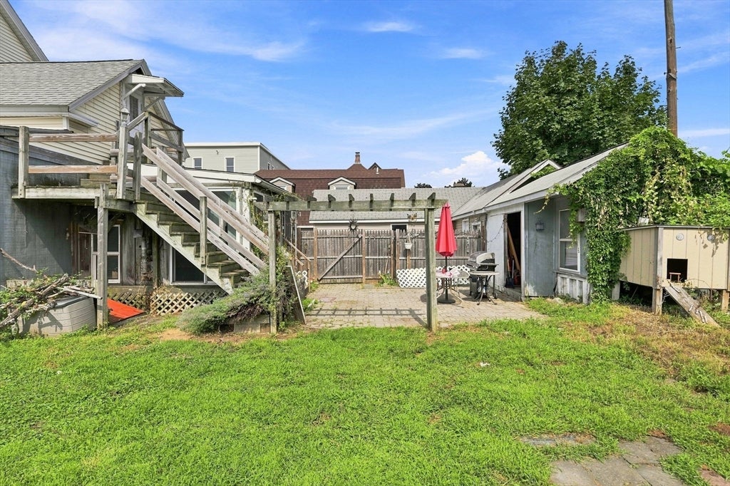 14 Perrault ST, Chicopee, MA Photo #29