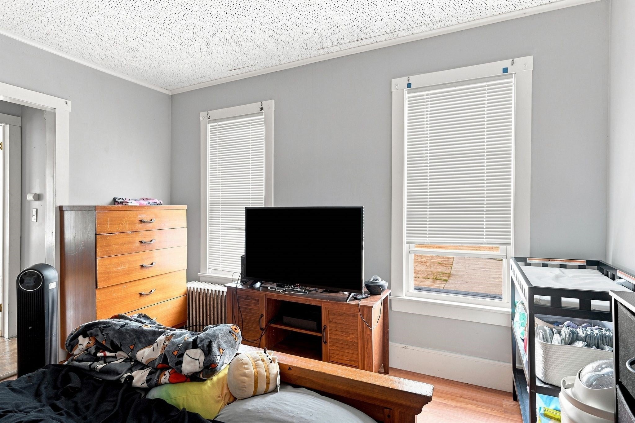 14 Perrault ST, Chicopee, MA Photo #21
