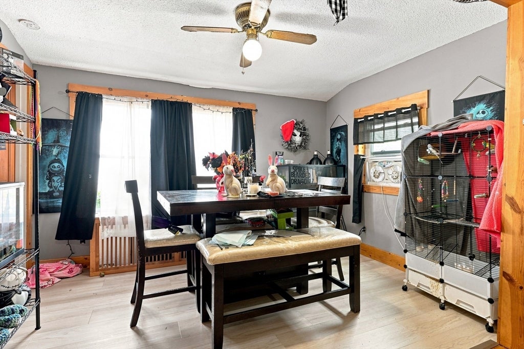14 Perrault ST, Chicopee, MA Photo #10
