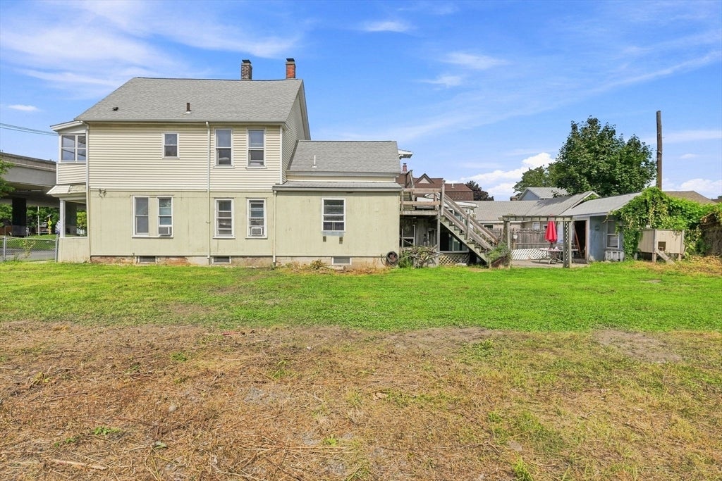14 Perrault ST, Chicopee, MA Photo #31