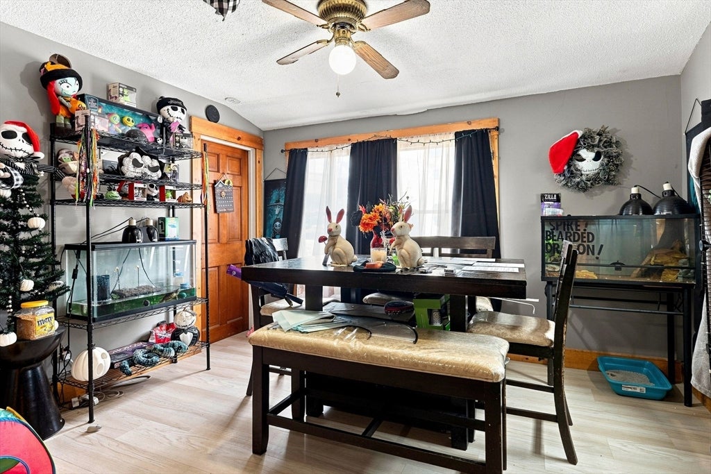 14 Perrault ST, Chicopee, MA Photo #11
