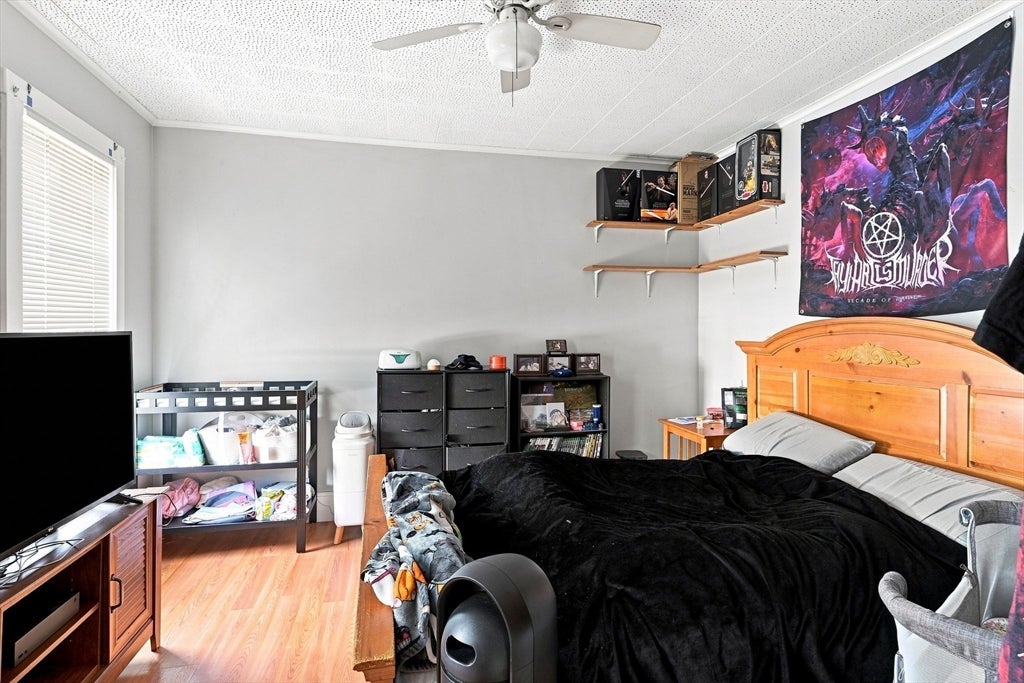14 Perrault ST, Chicopee, MA Photo #19