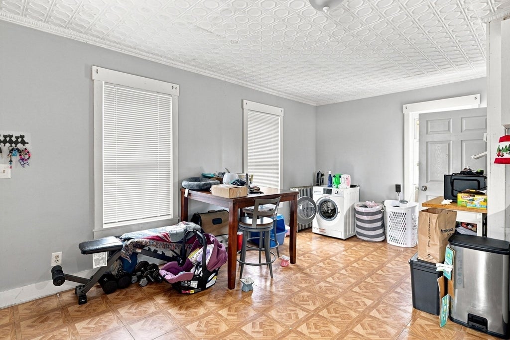 14 Perrault ST, Chicopee, MA Photo #23