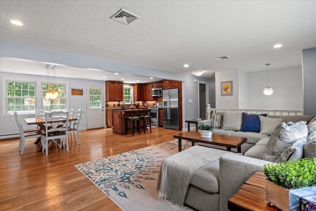 25 Hearthstone Cir