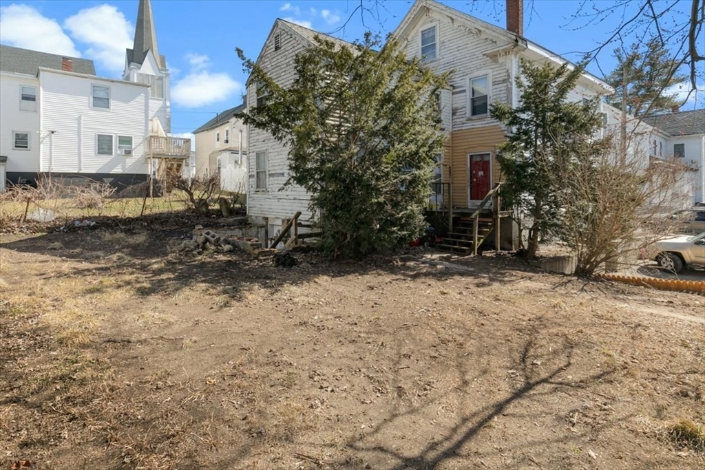 Haverhill, Massachusetts 01830, United States, 5 Bedrooms Bedrooms, ,4 BathroomsBathrooms,Residential,Contingent,88884