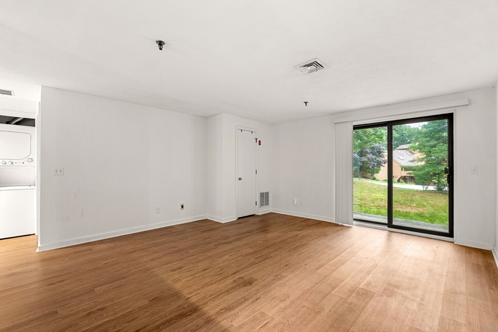 132 W Meadow 9