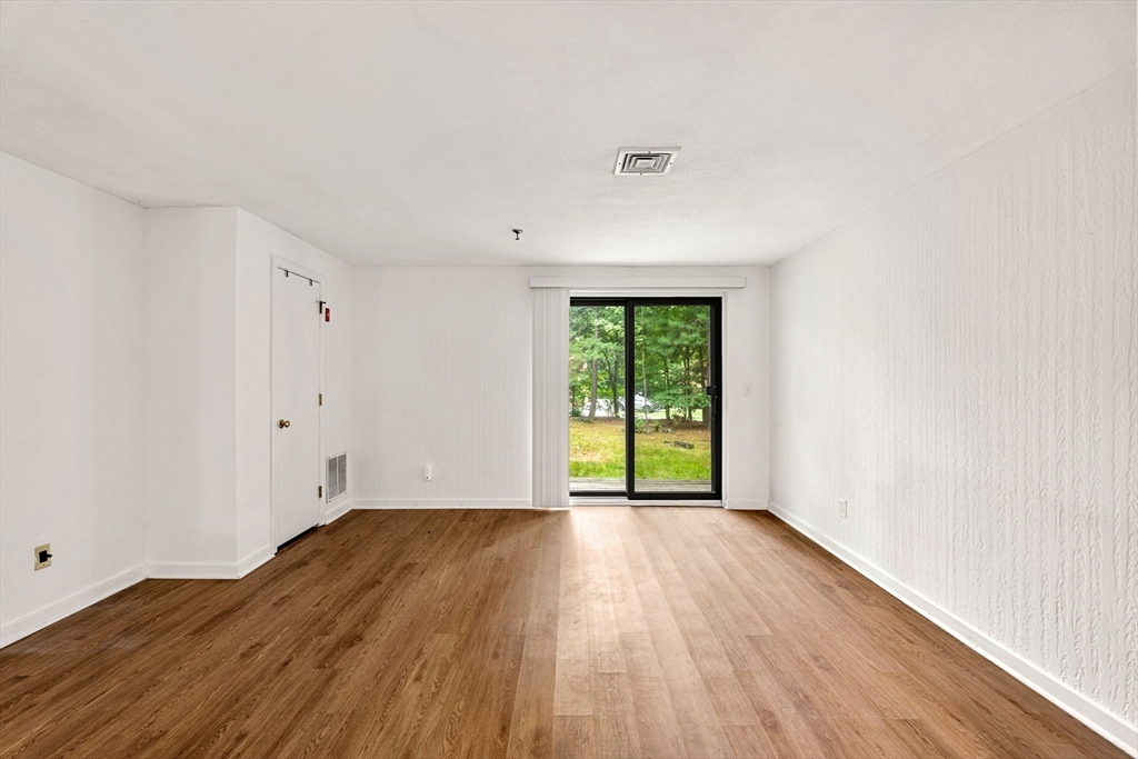 132 W Meadow 9
