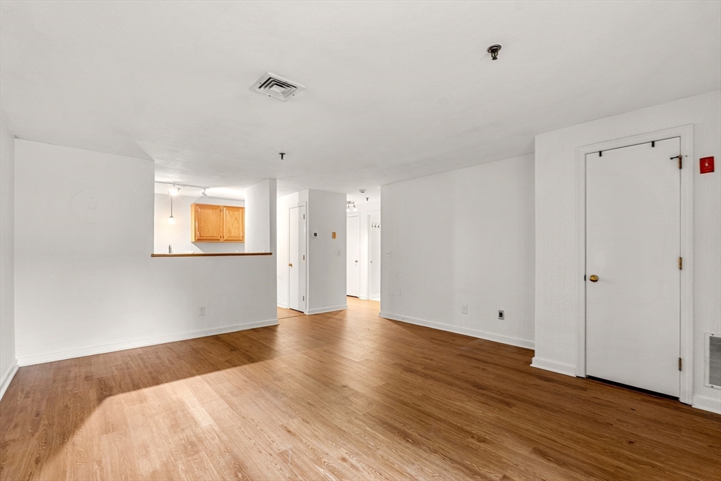 132 W Meadow 9