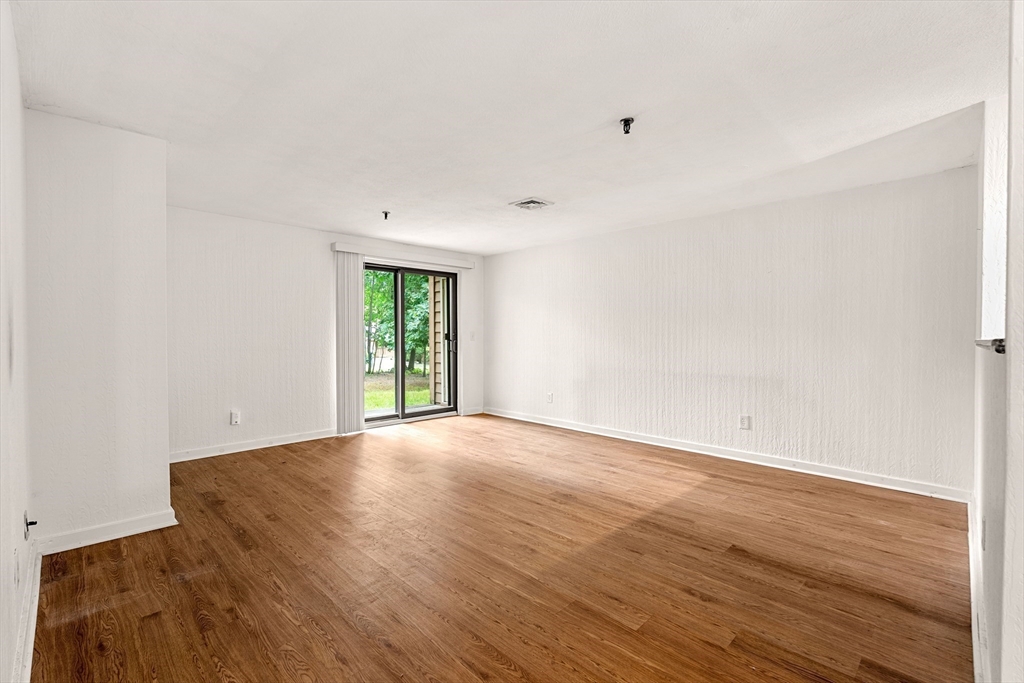 132 W Meadow 9