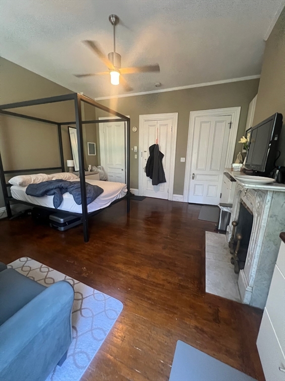 323 Beacon #6