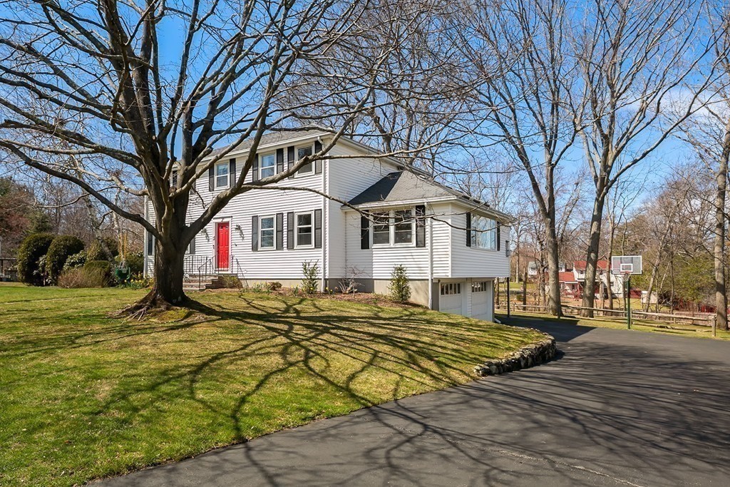 24 Mill Pond Ln