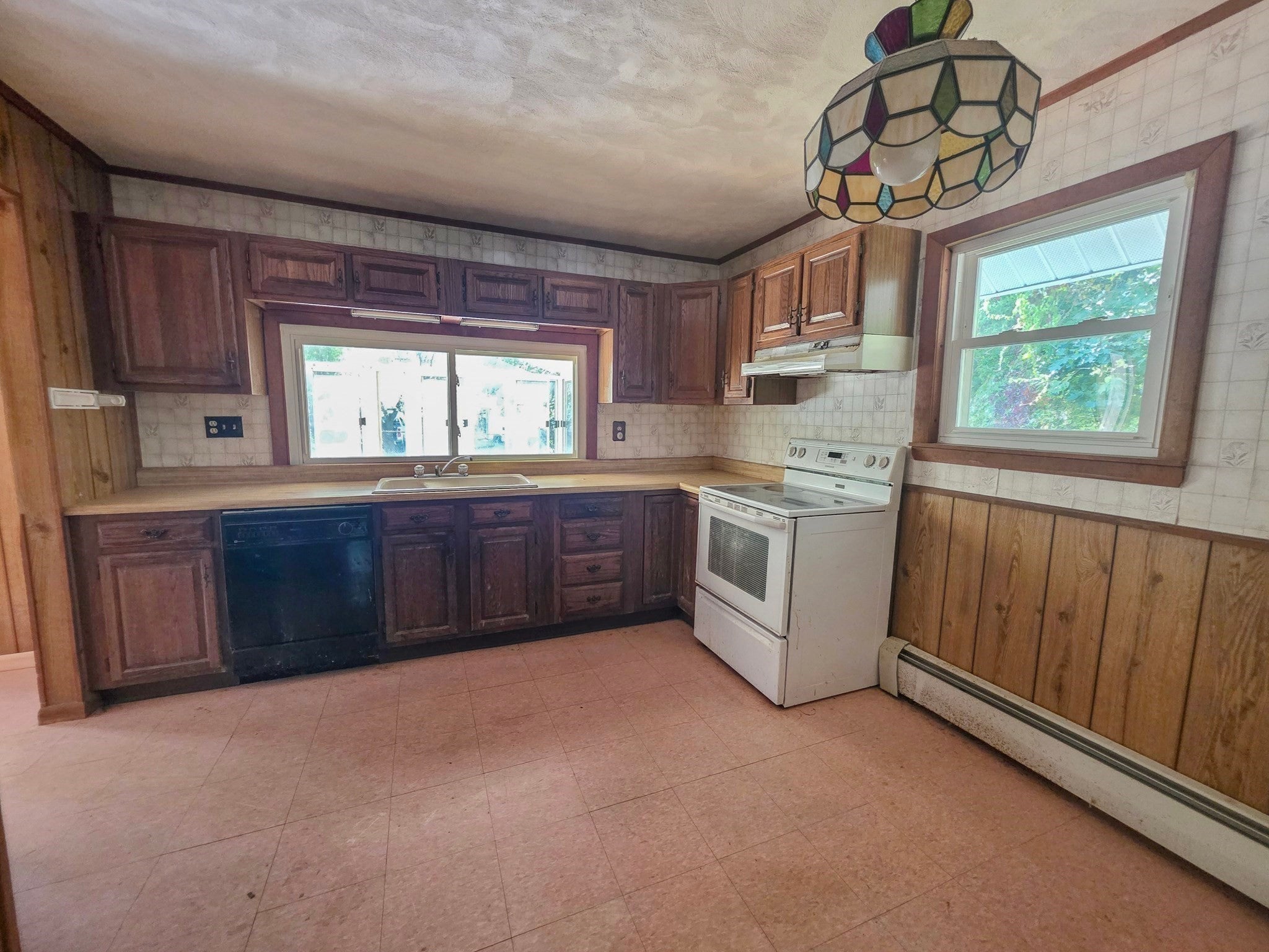 25 Barrett Ave, Worcester, MA Photo #4