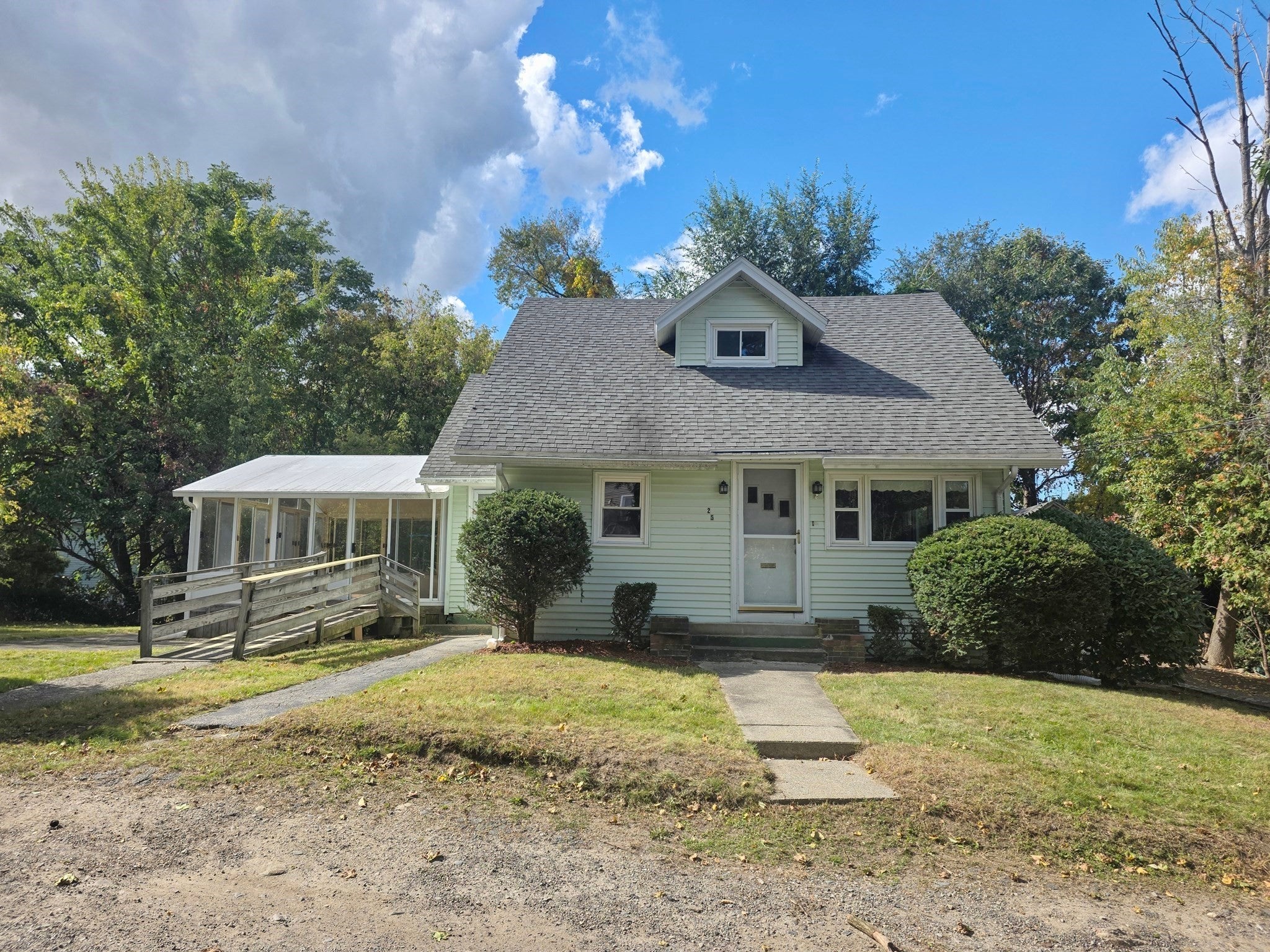 25 Barrett Ave, Worcester, MA Photo #1