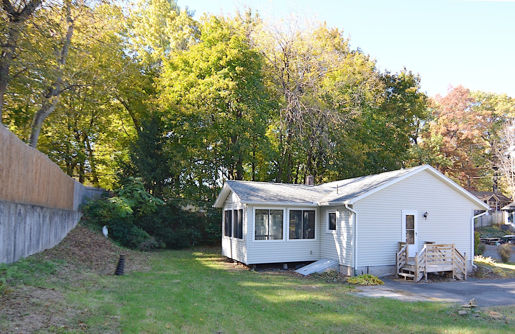 15 Lakemont Street
