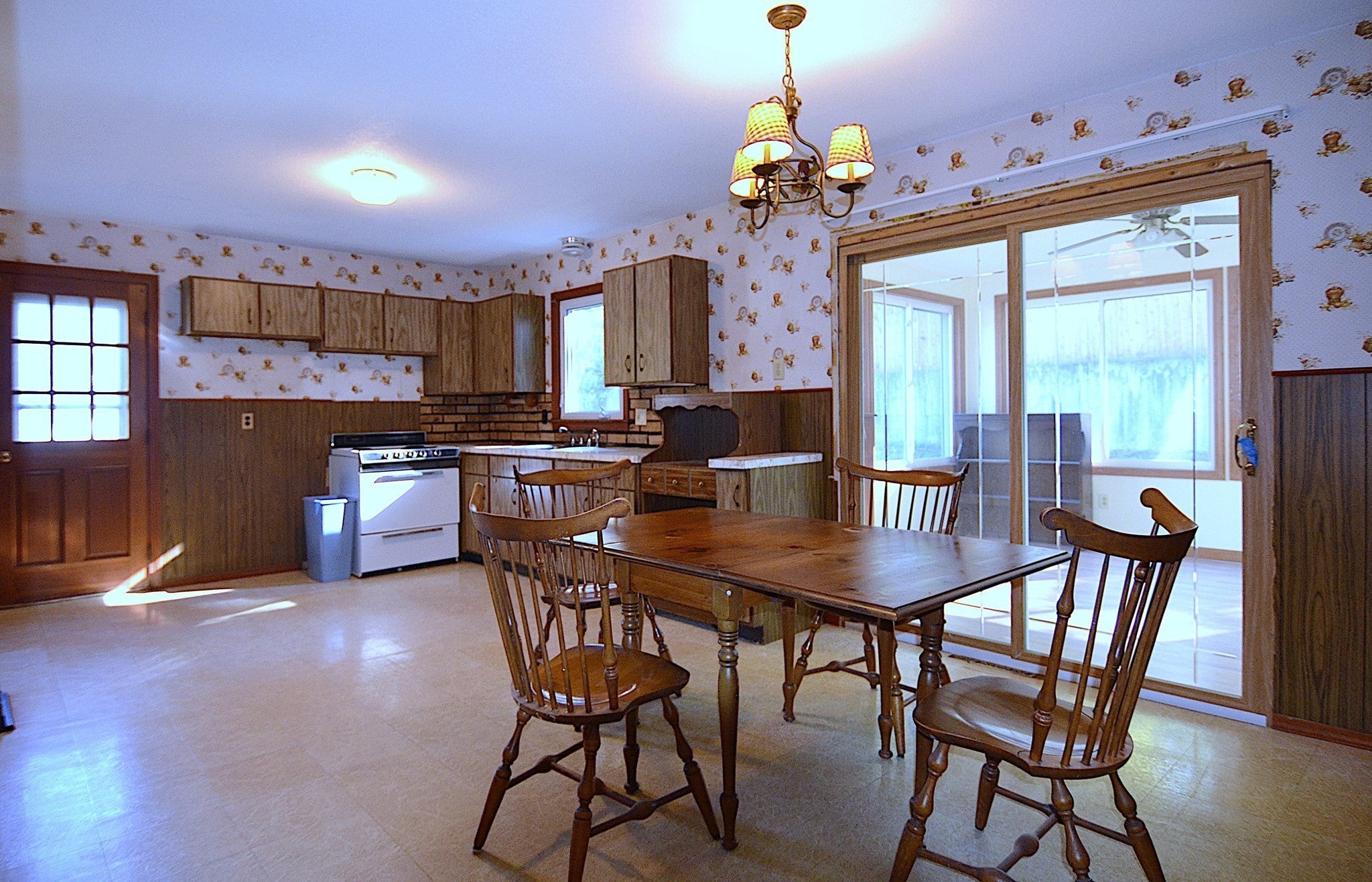 15 Lakemont Street