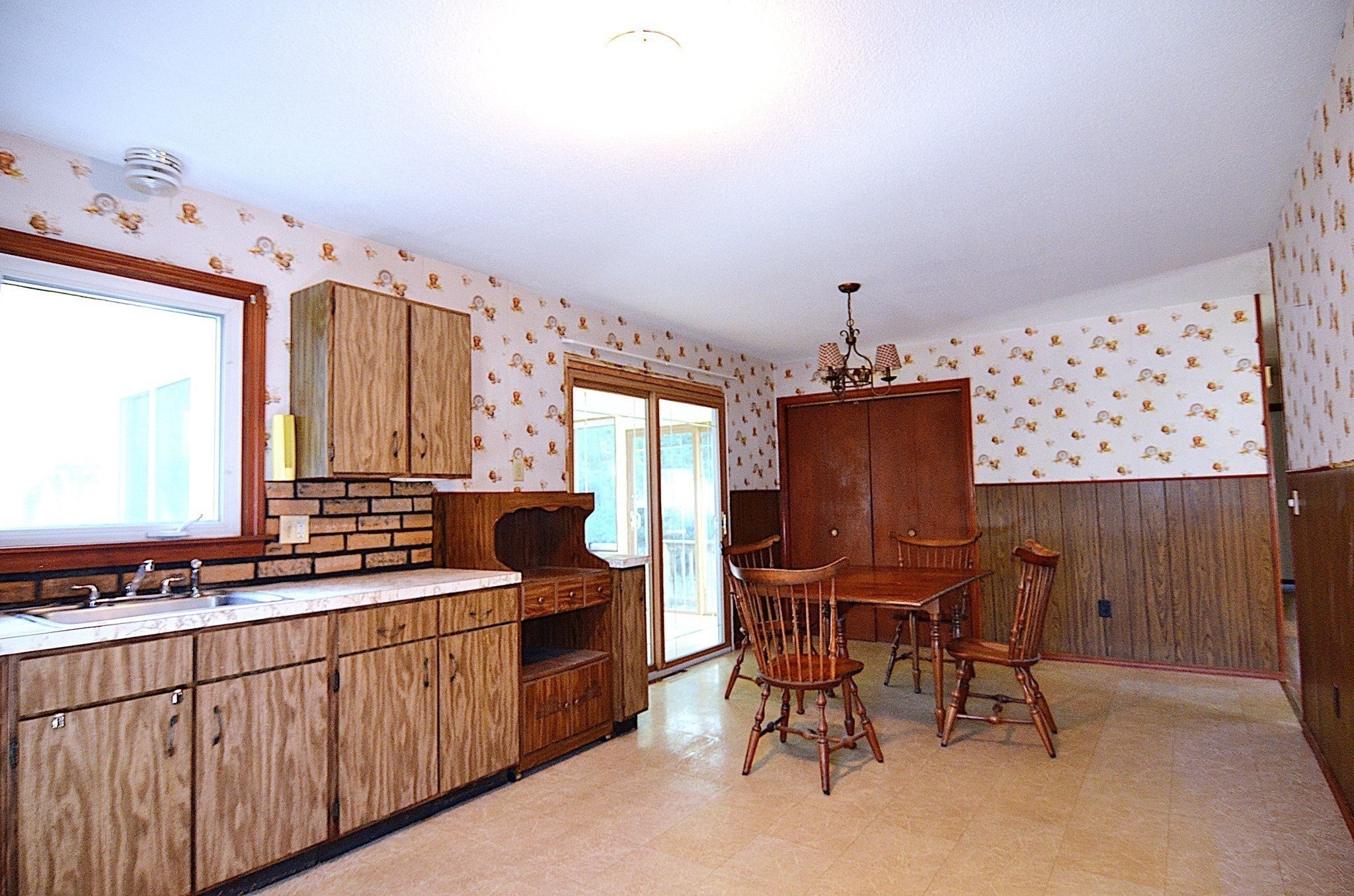15 Lakemont Street