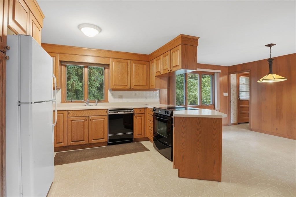 52 Thornton Road, Worcester, MA, 52 Thornton Road, Worcester, MA Photo #7