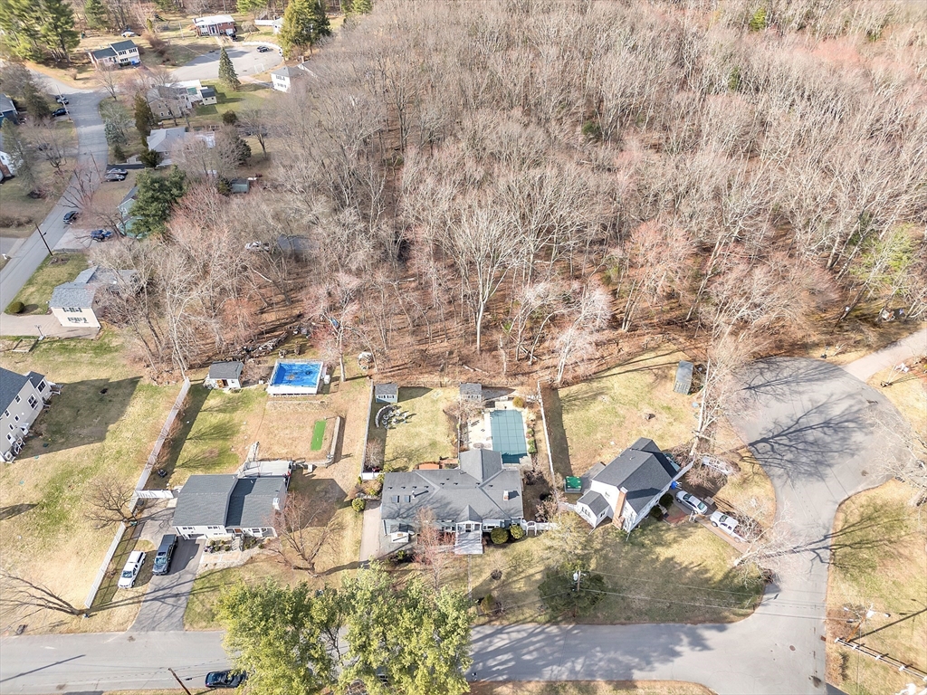 Holliston, Massachusetts 01746, United States, 4 Bedrooms Bedrooms, ,2 BathroomsBathrooms,Residential,Pending,130063