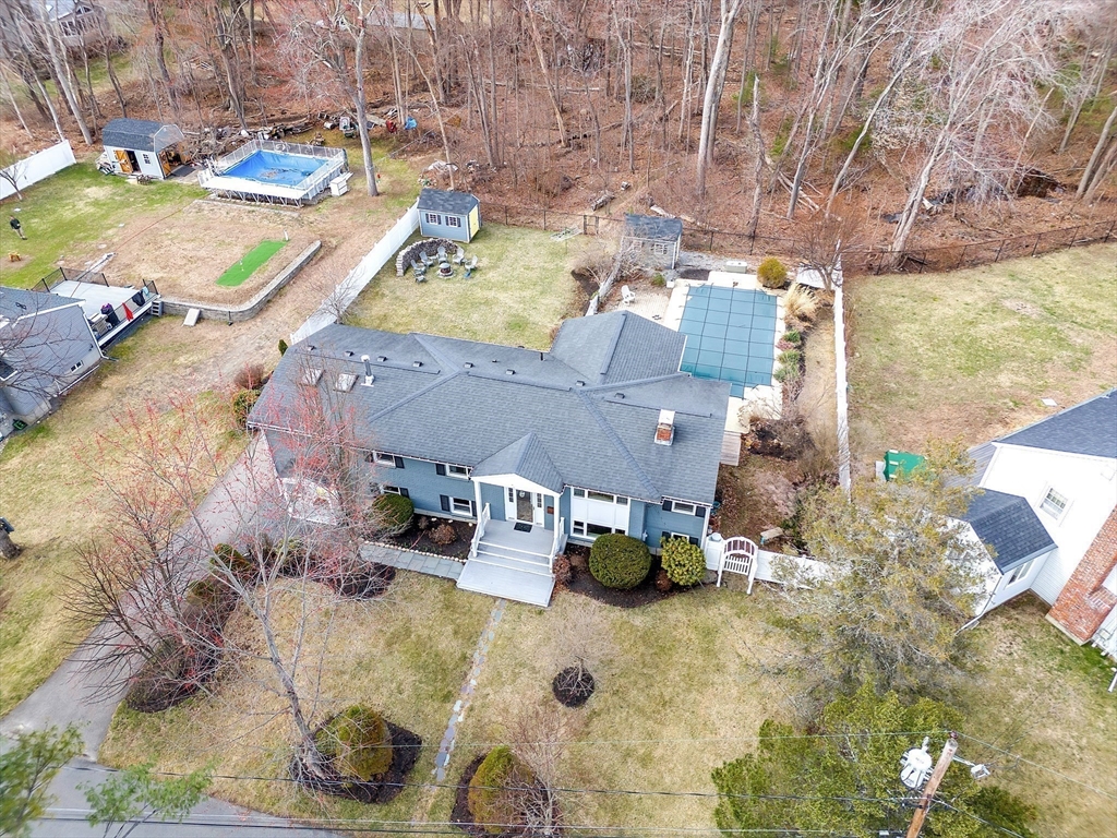 Holliston, Massachusetts 01746, United States, 4 Bedrooms Bedrooms, ,2 BathroomsBathrooms,Residential,Pending,130063