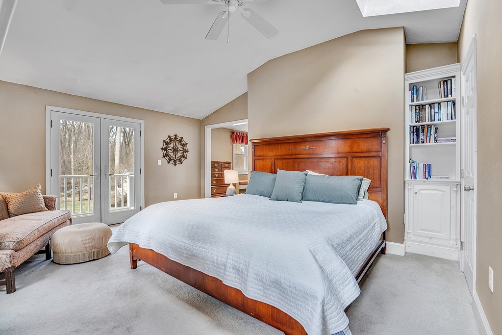 Holliston, Massachusetts 01746, United States, 4 Bedrooms Bedrooms, ,2 BathroomsBathrooms,Residential,Pending,130063