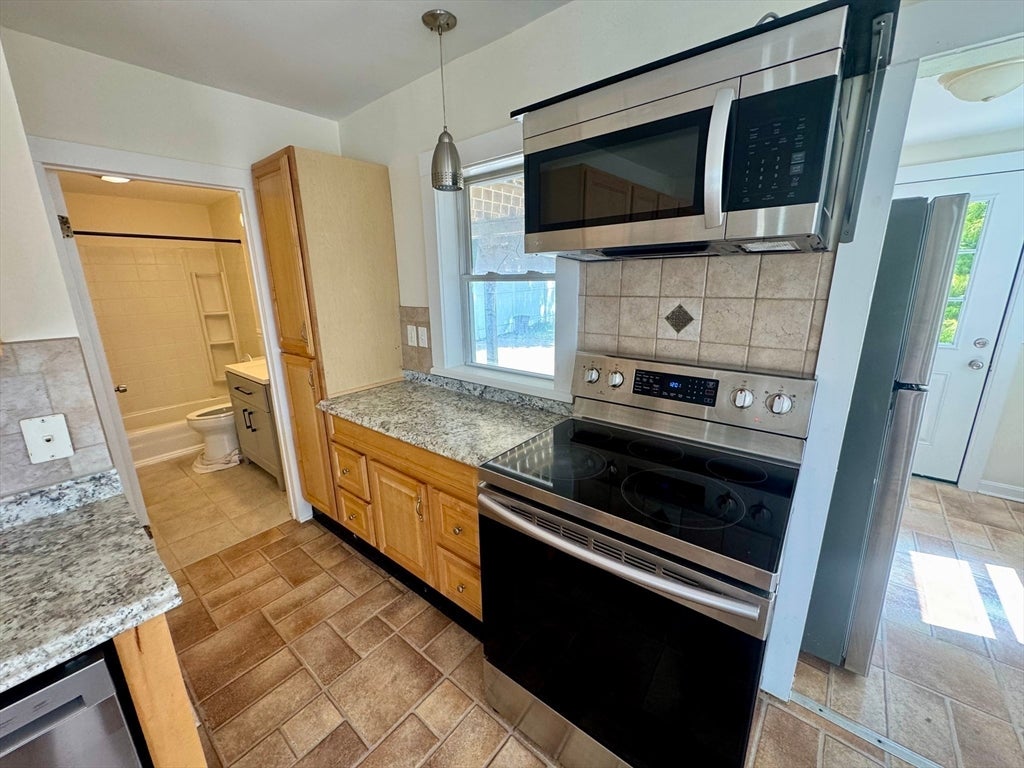 48 Pleasant St #1, Holbrook, MA, 48 Pleasant St #1, Holbrook, MA Photo #4