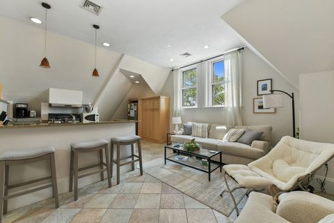 1774 Beacon St 6 Brookline MA 02445