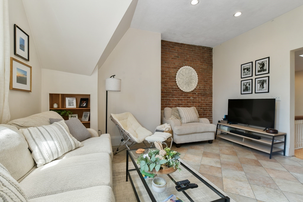 1774 Beacon St 6