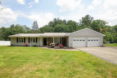 40 Old Stage Rd Chelmsford MA 01824