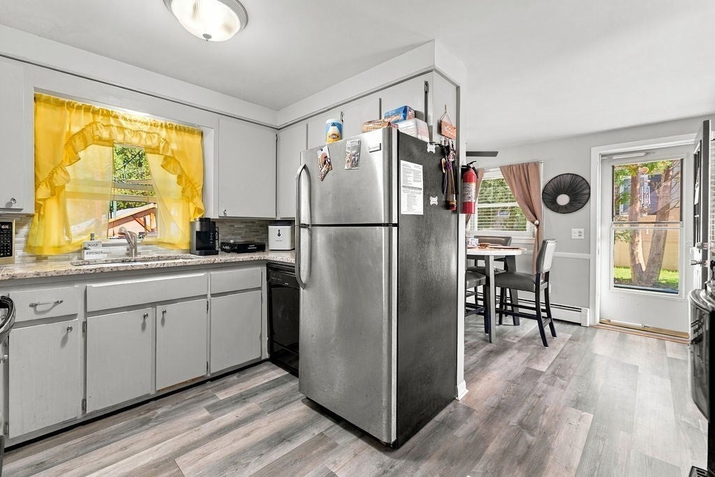 24 Vincenzo Drive, West Warwick, RI, 24 Vincenzo Drive, West Warwick, RI Photo #6