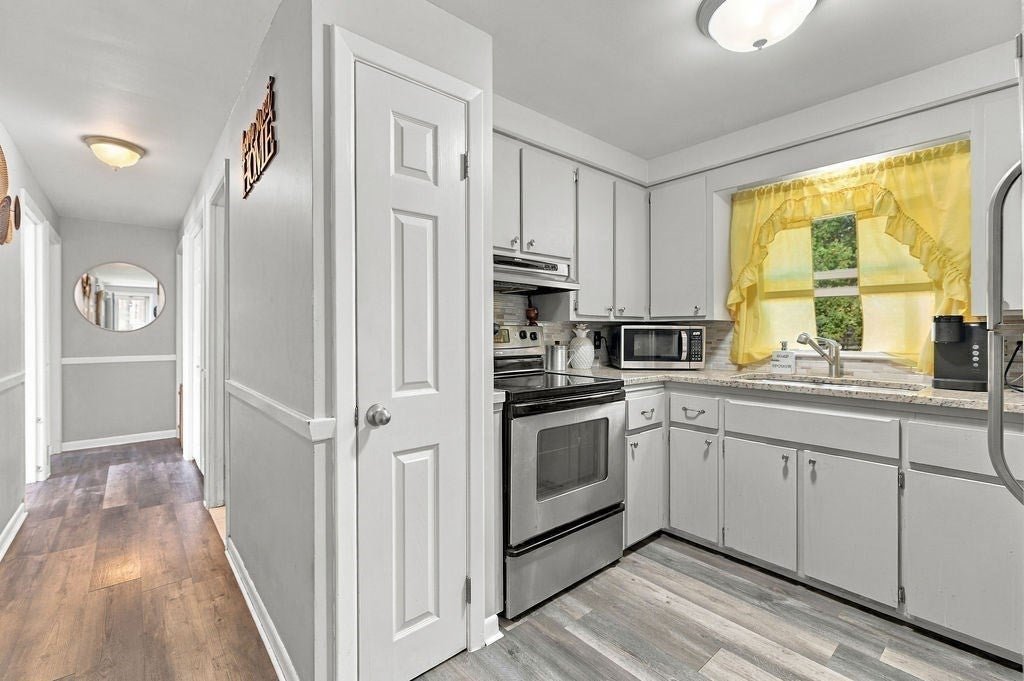 24 Vincenzo Drive, West Warwick, RI, 24 Vincenzo Drive, West Warwick, RI Photo #7
