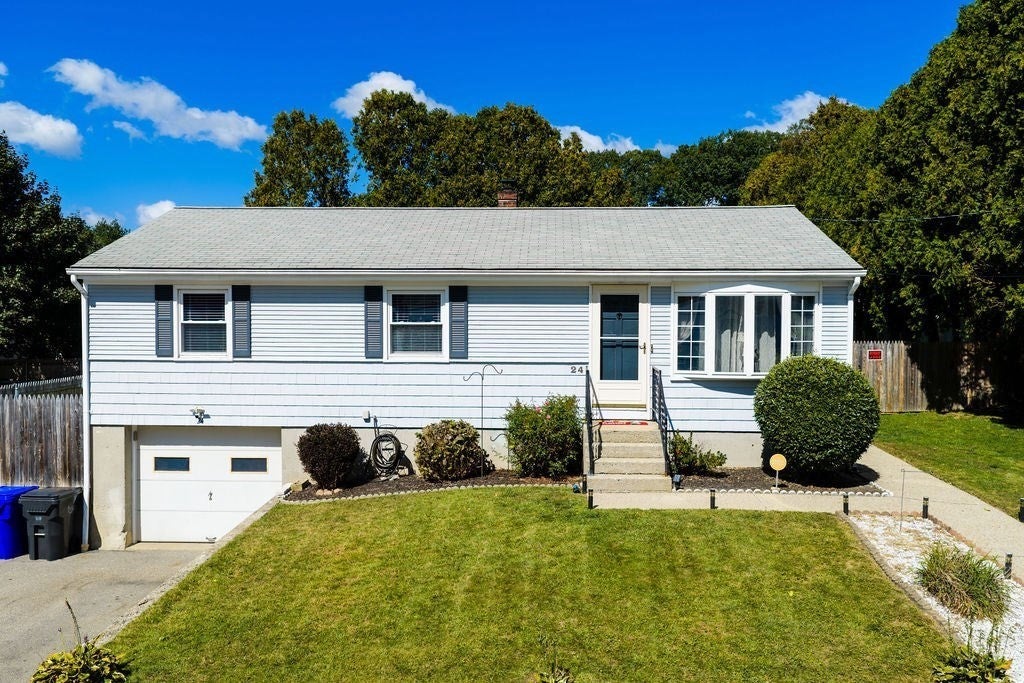 24 Vincenzo Drive, West Warwick, RI, 24 Vincenzo Drive, West Warwick, RI Photo #1