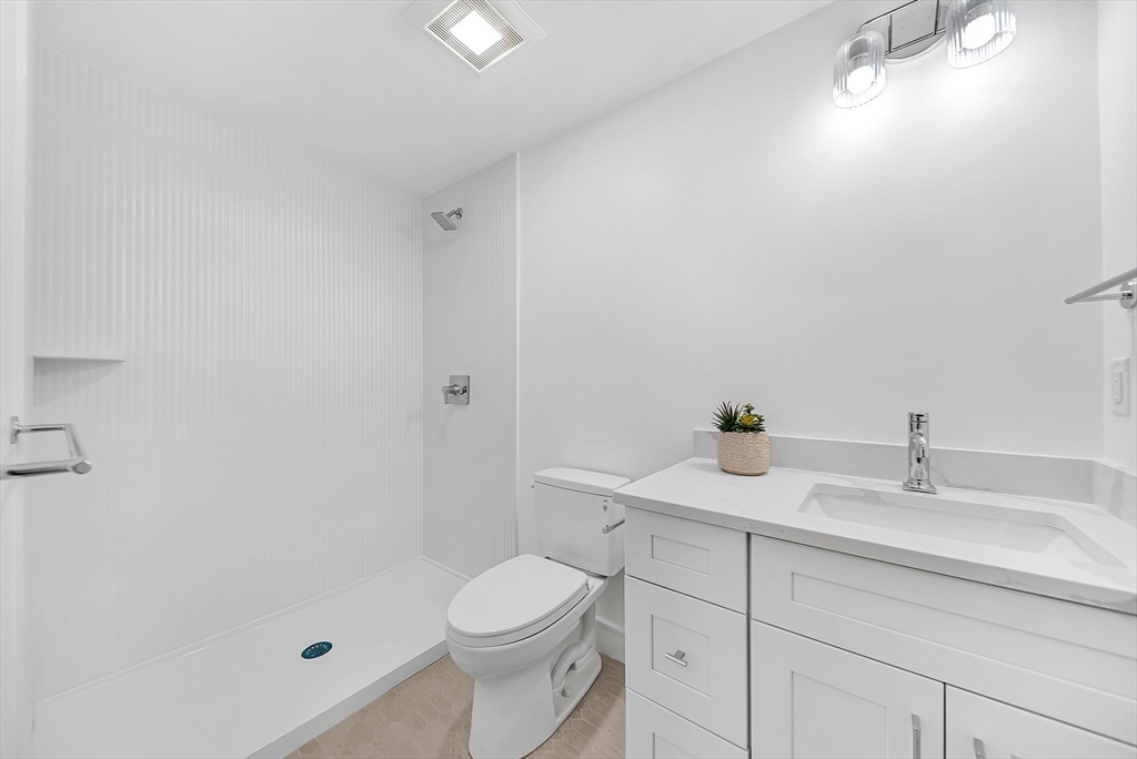 Natick, Massachusetts 01760, United States, 6 Bedrooms Bedrooms, ,6 BathroomsBathrooms,Residential,Active,245743