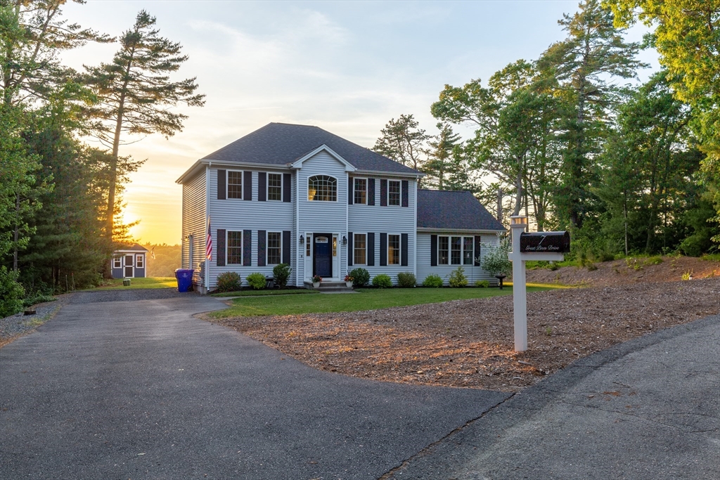 7 Great Pines Dr