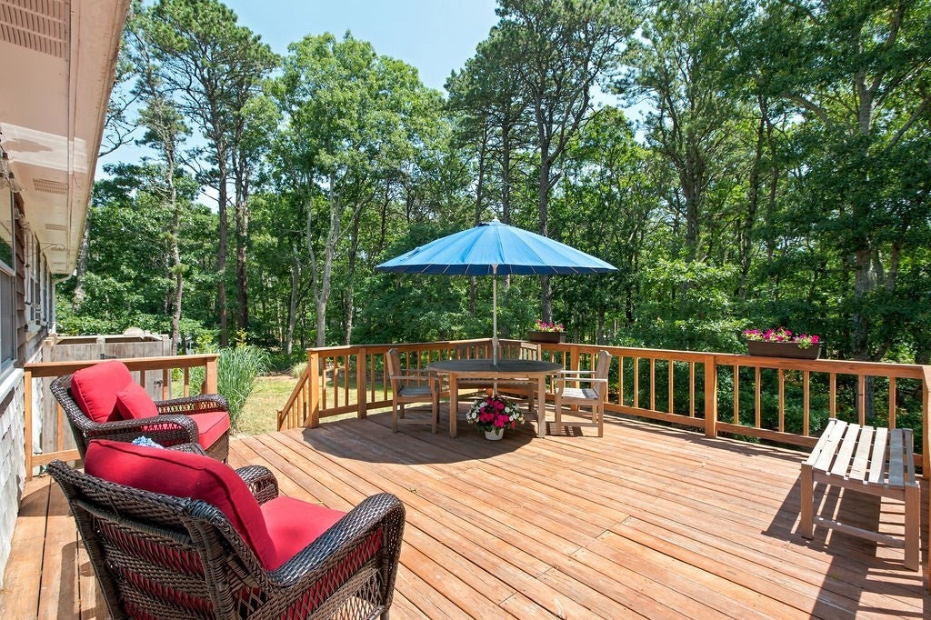 68 Long Hill Rd